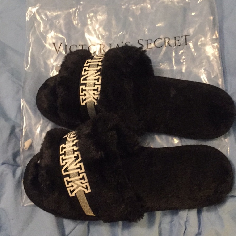 Victoria’s Secret Pink Logo Slippers. - Picture 4 of 7